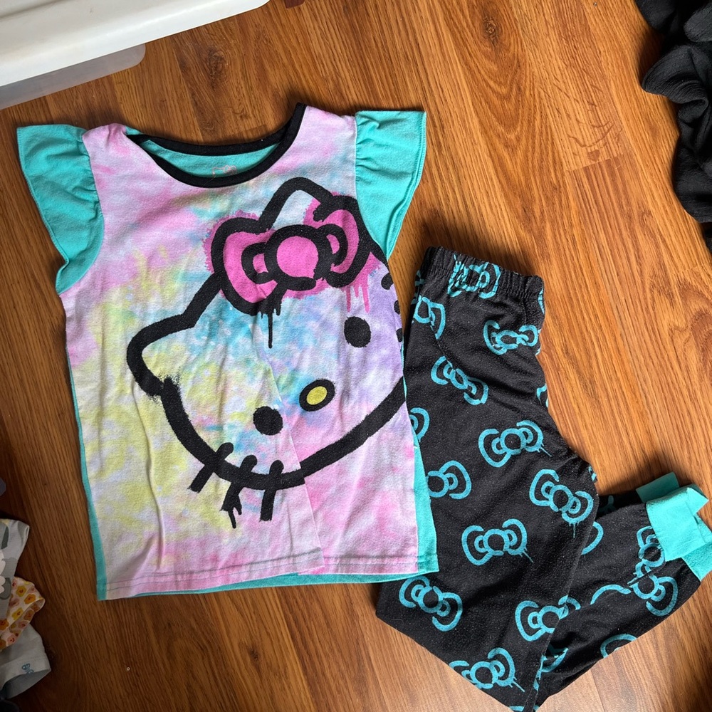 Hello Kitty Girls Pajama Set